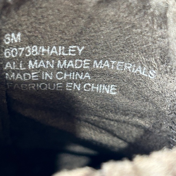 Maurice’s Women's Hailey Suede Fringe Ankle Stacked Heel Boots Size-6 EUC - Picture 7 of 7